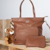 116522 Isoki nappy tote chestnut sfeer 3