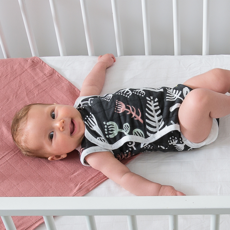 RPC072_Raven Print Hydrofiel on bed SWC073_Plush and SBC001_White_laying2.jpg.800×800.fill.ffffff