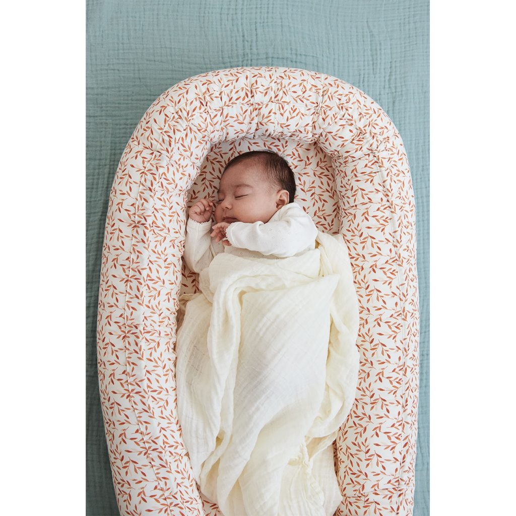 camcam-baby-nest-zipper-lining-babynest-caramel-leaves-2-p