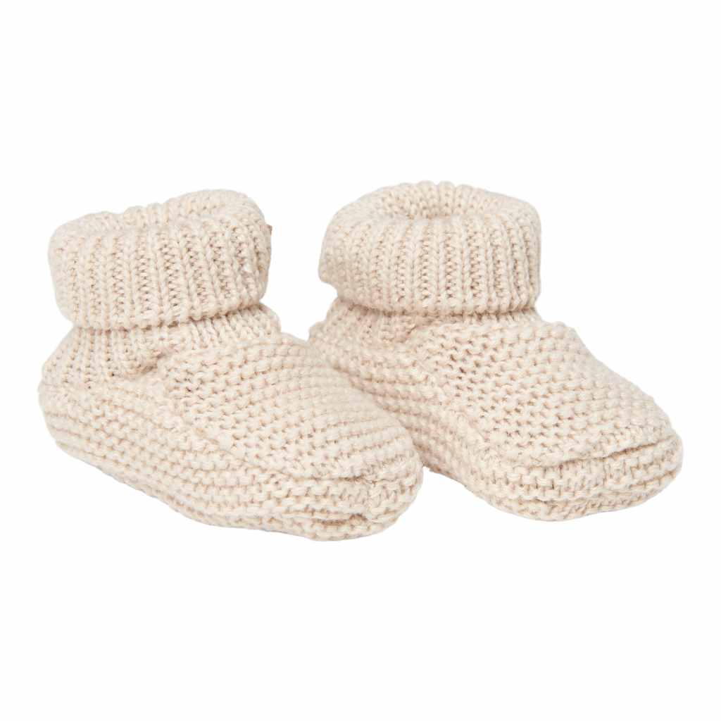 Knitted baby shoes – sand (2)