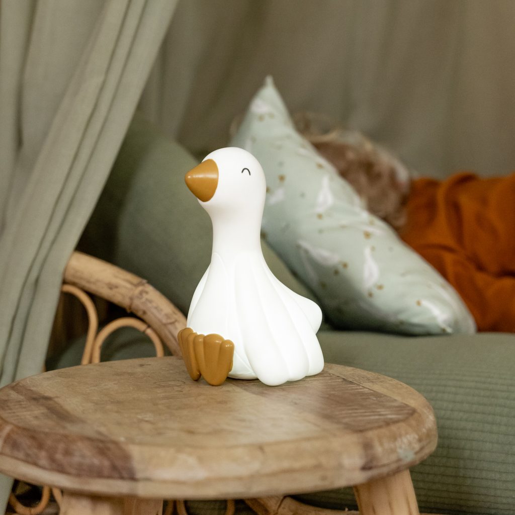 121010-Little Dutch – Night Light Little Goose (11)