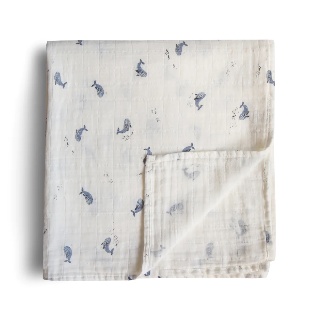 Mushie Swaddle 120×120 Whales Mushie