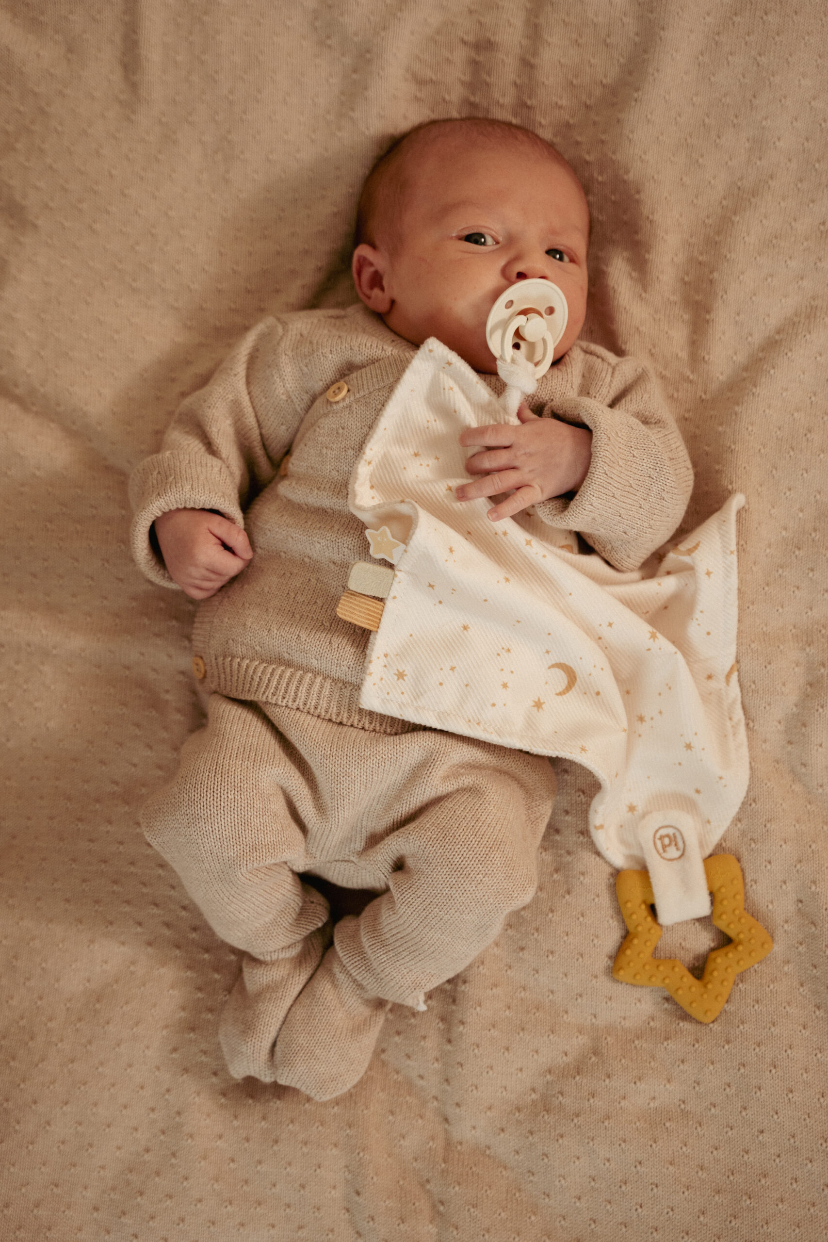 LD8428 cuddle cloth with teething ring nbsb_1