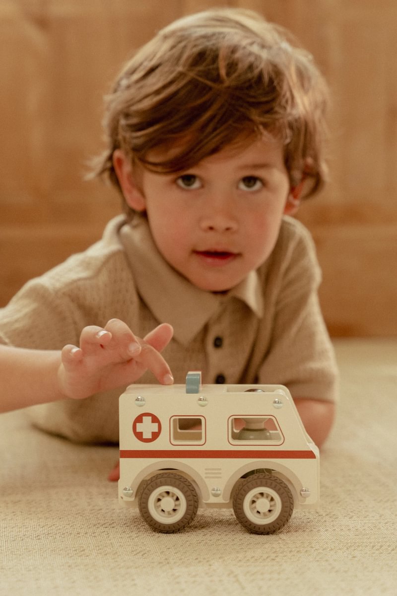 ambulance-ld2527-1-2 – Medium
