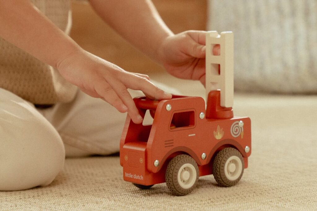 fire-truck-ld2528-1 – Medium