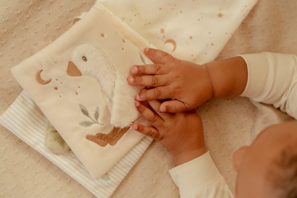 soft-activity-book-new-born-naturals-ld8407-2 – Medium