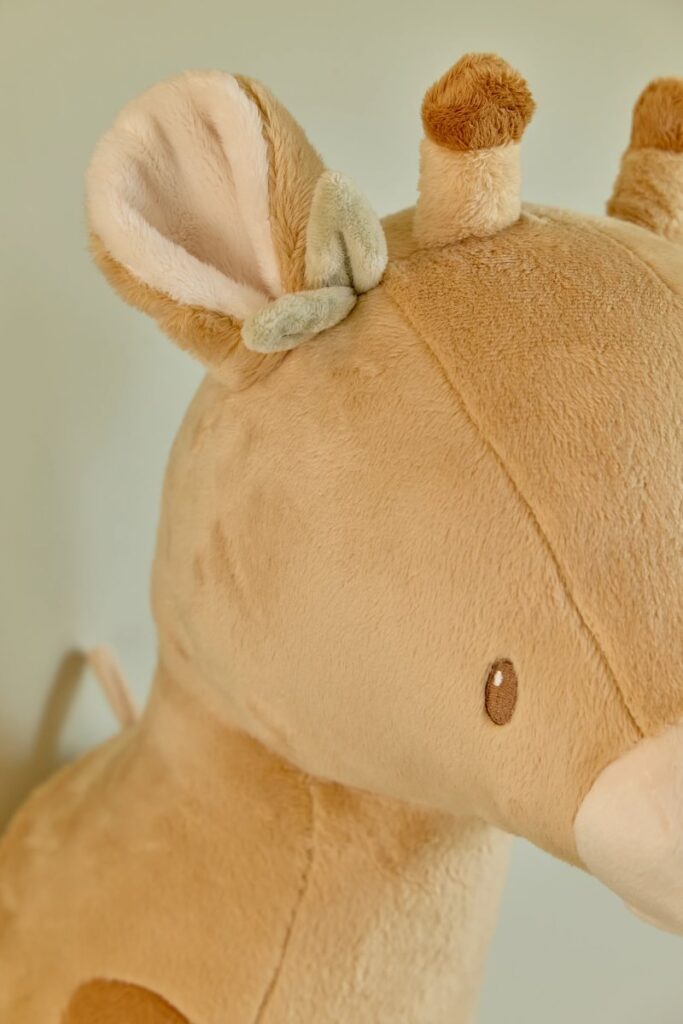 giraffe-wall-head-yellow-LD8365-4 – Medium
